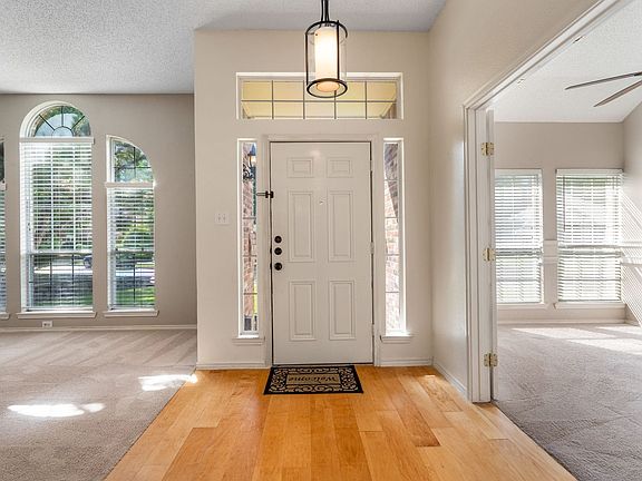 3rd image of 3113 Candide Ln