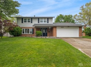 420 Ridgewood Dr, Fairborn, OH 45324