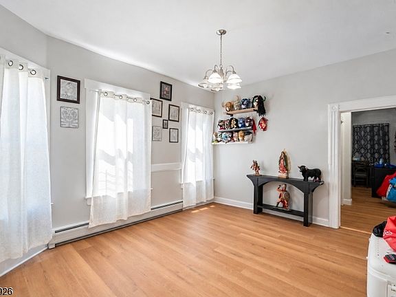 3rd image of 144 Spring St