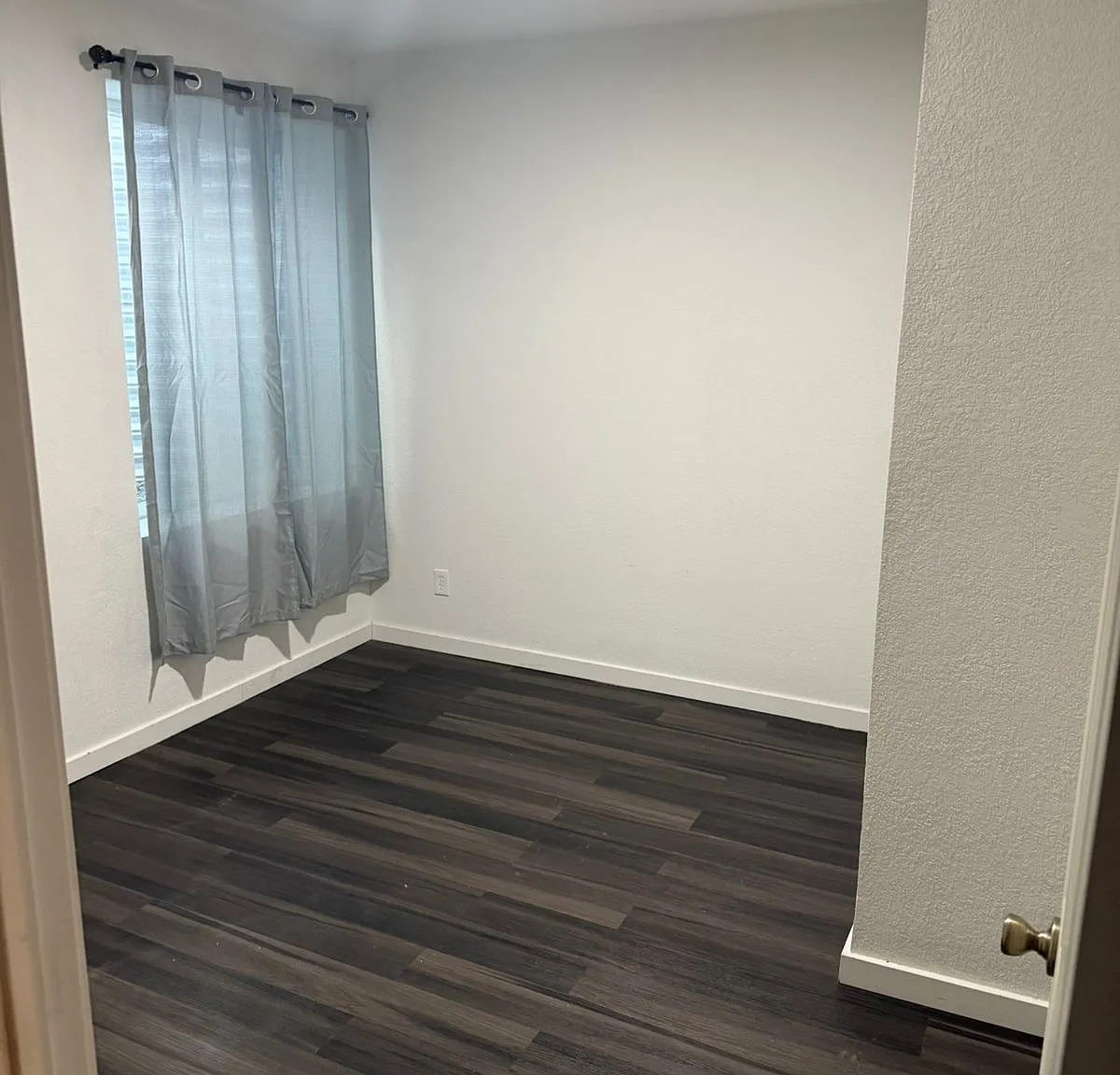 2 bed, 899 sqft, $1,600 — Photo 2