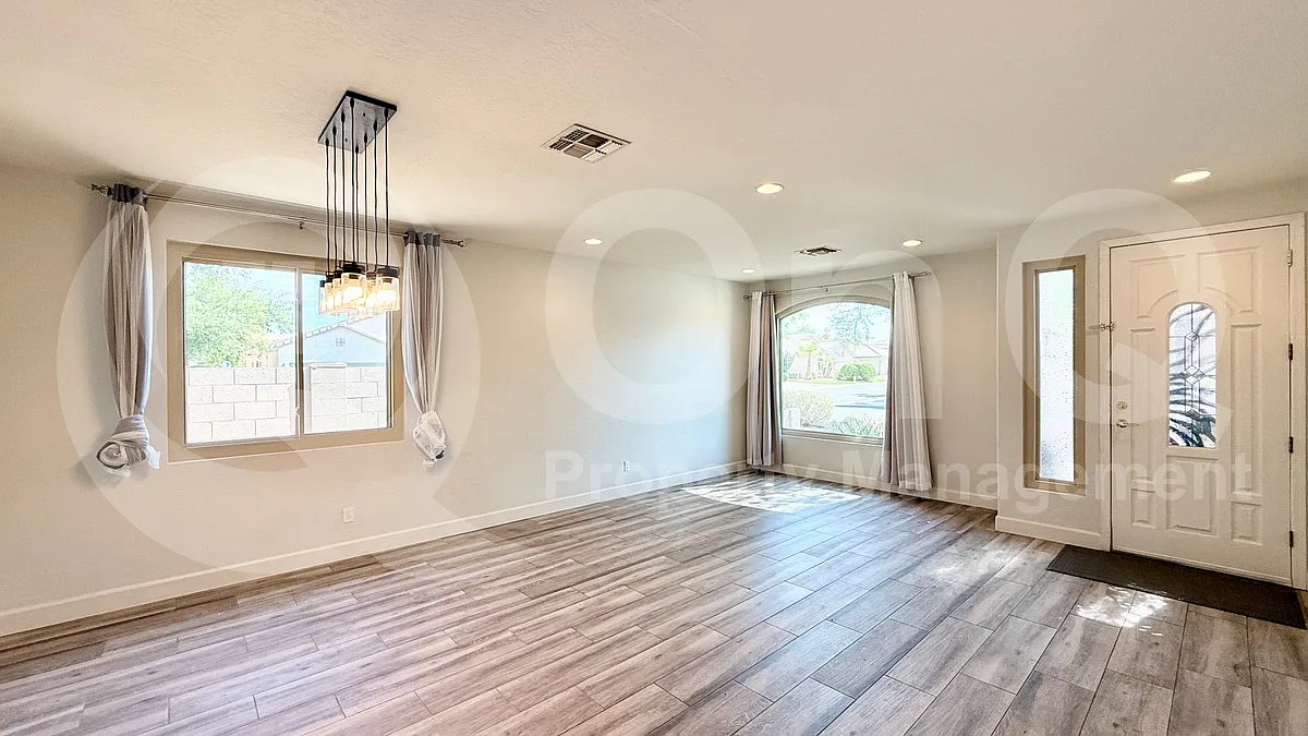 5 bed, 3.0 bath, 3097 sqft, $3,799 — Photo 4