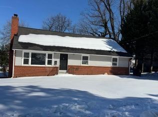 10818 1st St, Fairfax, VA 22030