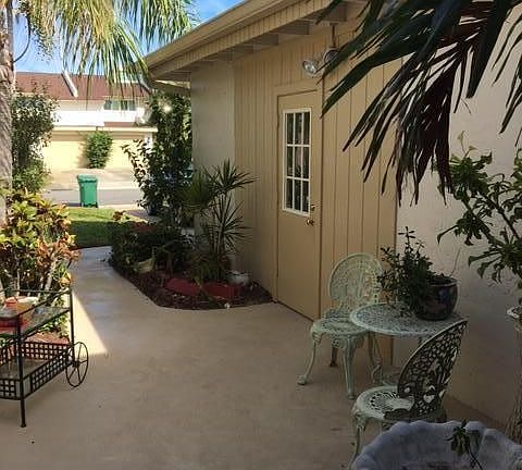 5th image of 521 Summerset Ct #521