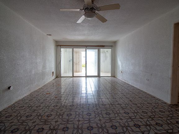 2nd image of 111 Granada Del Mar