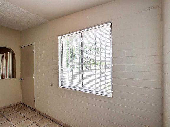 4th image of 917 W Missouri St