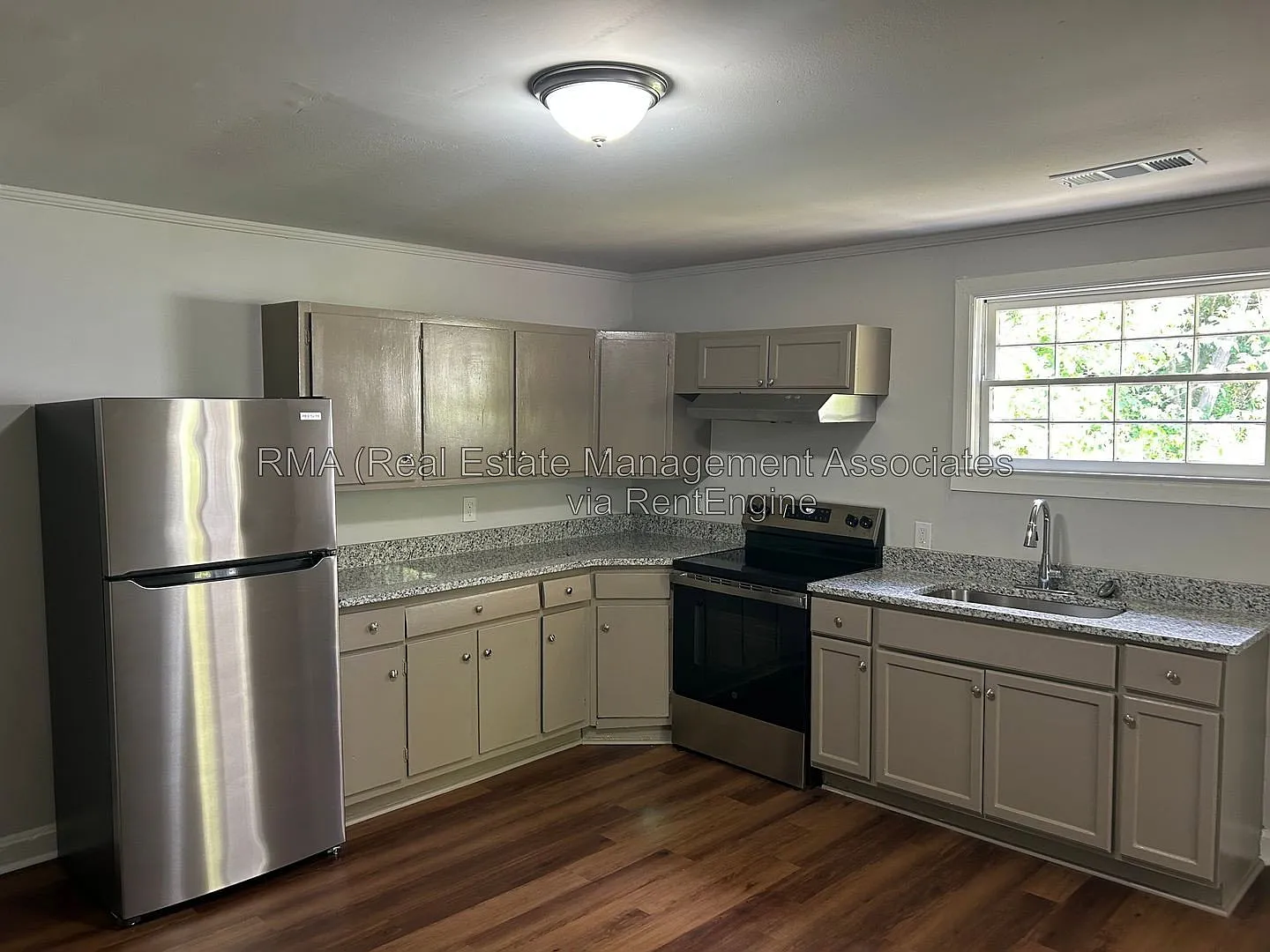 1 bed, 1.0 bath, 875 sqft, $900 — Photo 3
