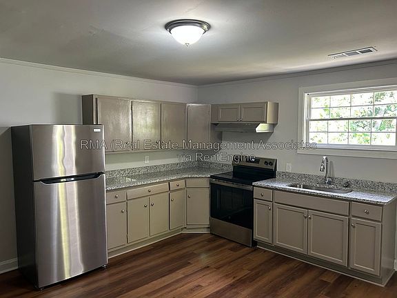 3rd image of 1342 Drewery Ave #B