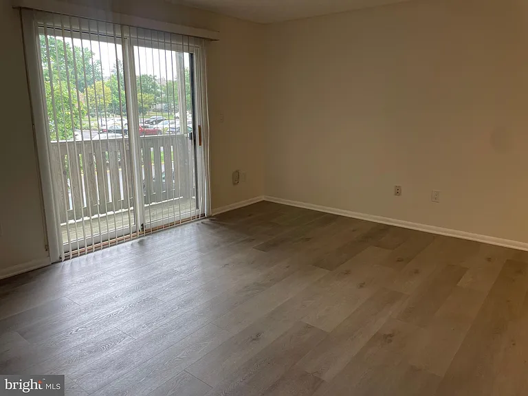 414 Ravens Crest Dr — Photo 3