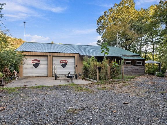 39th image of 296 Riverpark Dr