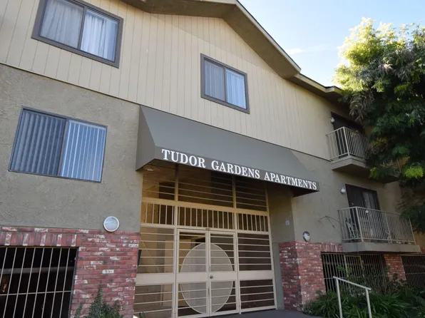 15128-44 Burbank Blvd