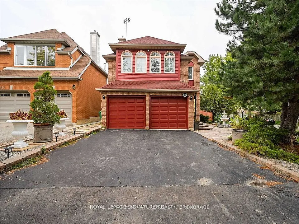 5955 Leeside Cres #BASEMENT