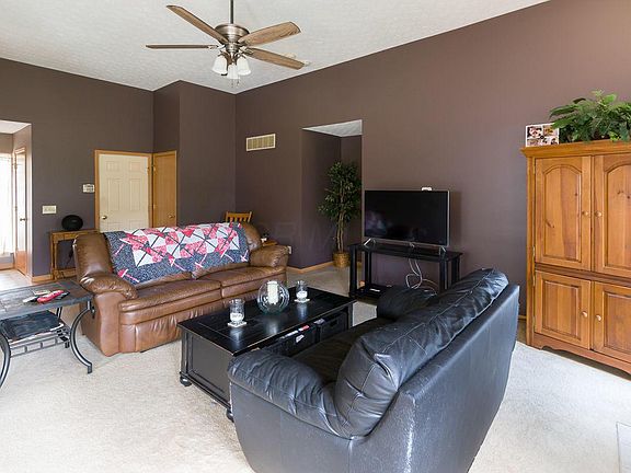 5th image of 2082 Farmland Dr