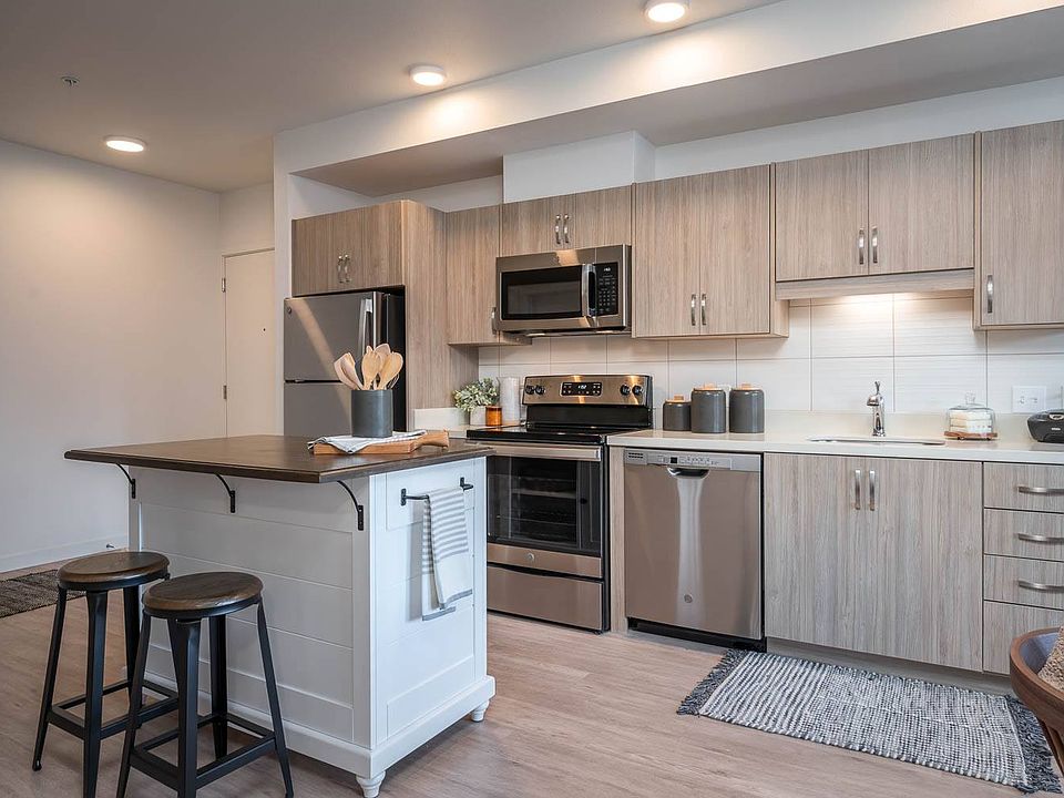 The Byway ; Kitchen ; One Bedroom