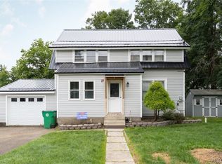 17 Maple Ave, Springville, NY 14141
