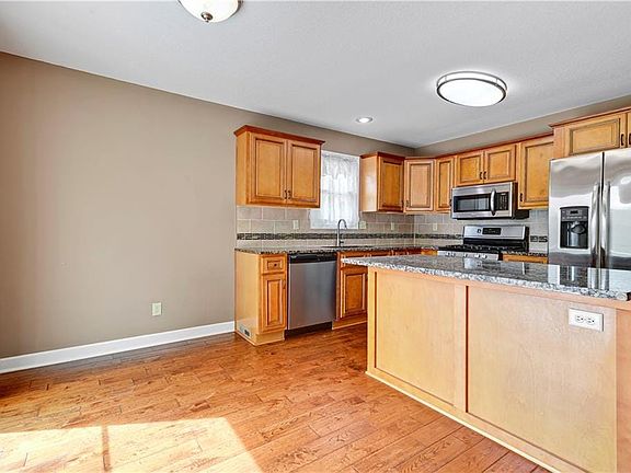 5th image of 21325 W 181st Ter
