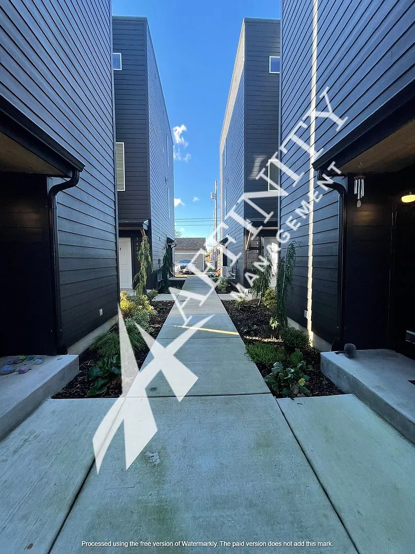 PHE3616-3622 — Photo 1