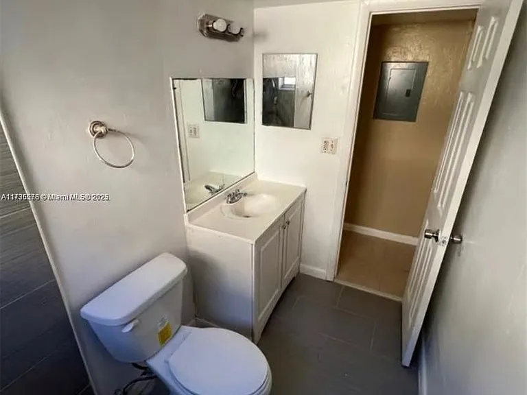 624 SW 16th Ave #C — Photo 17