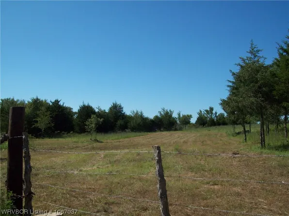 1050 Road Rd, Muldrow, OK 74948