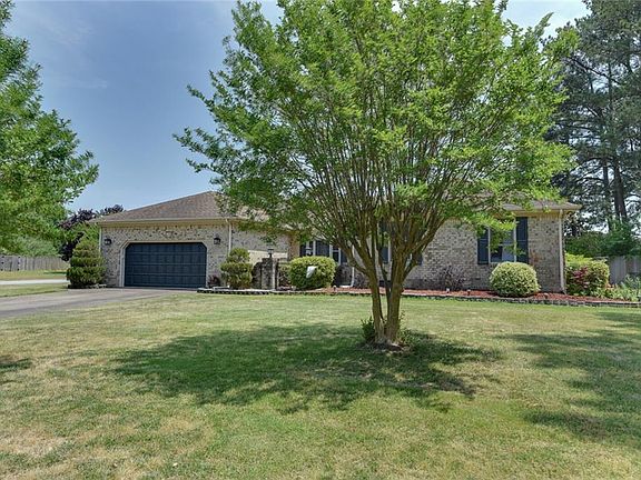 2nd image of 2241 Wild Oak Cres