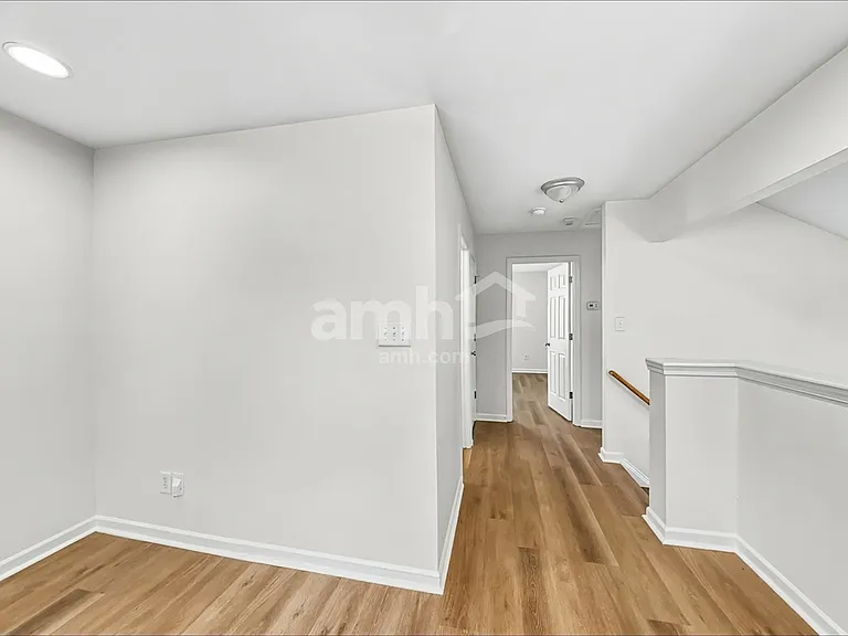 10510 Glory Meadow Ct — Photo 13
