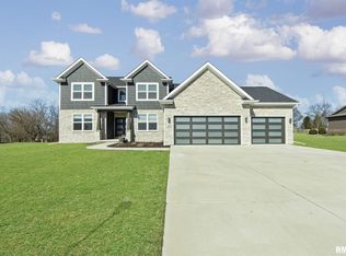 108 Cherokee Dr, Groveland, IL