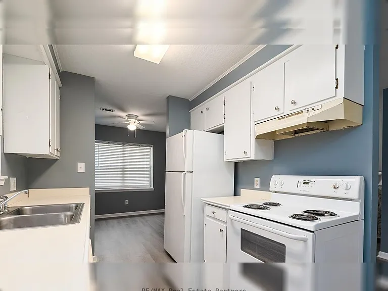 15 Raintree Dr #1 — Photo 5