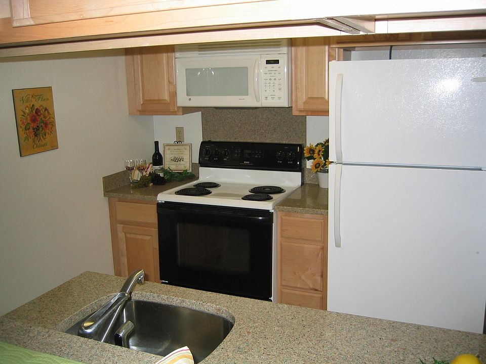 2nd image of 43 Massolo Dr APT H