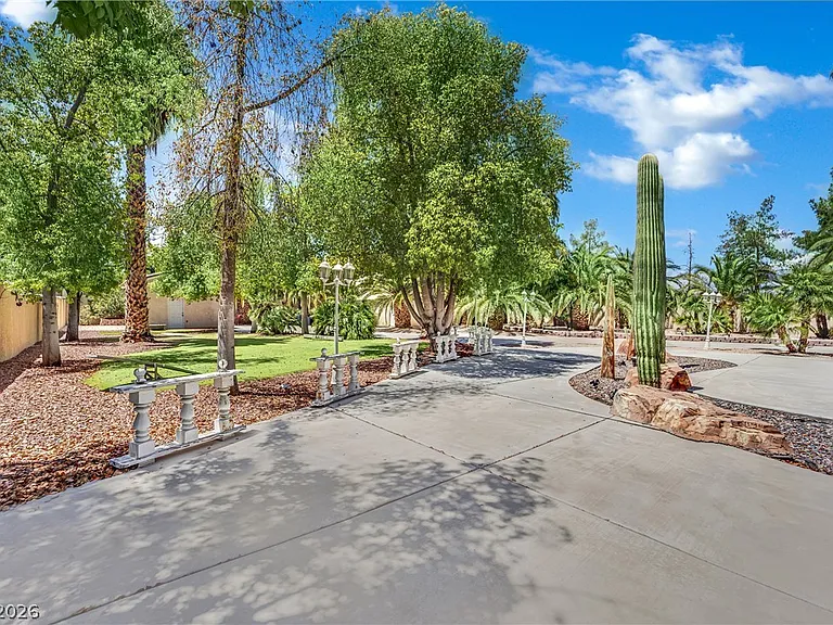 1250 Shadow Ln — Photo 40