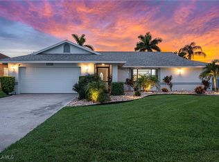1636 SE 6th Ave, Cape Coral, FL 33990