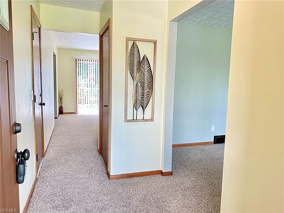 4th image of 102 Taff Cir
