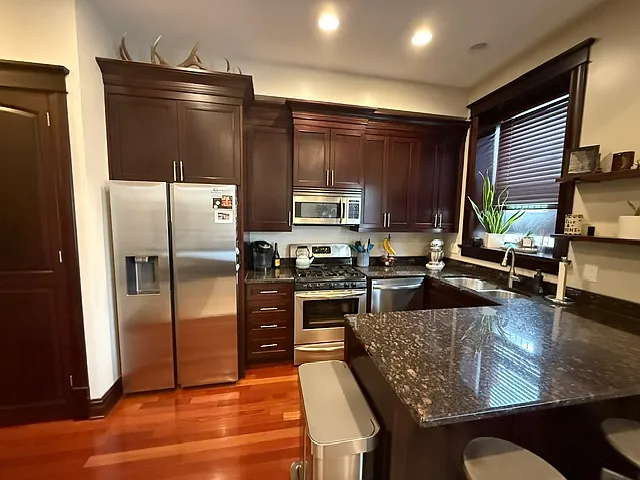 1416 W Superior St #2R — Photo 4