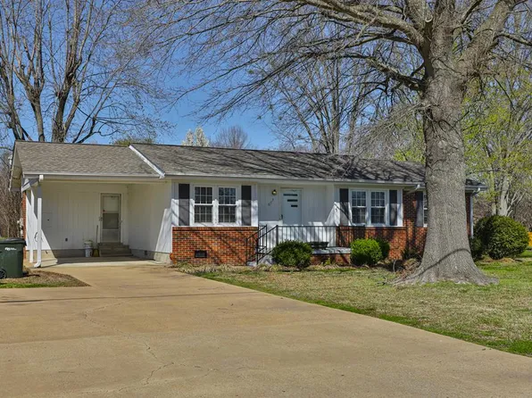 675 Gaylord St, Dresden, TN 38225