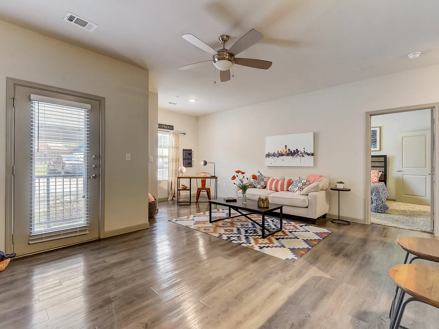 Riverside Apartments — Photo 4