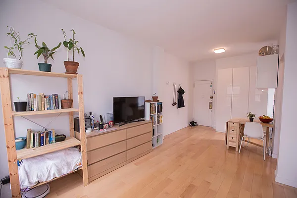 Rented by Bond New York | media 2