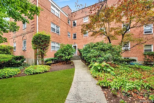 320 S Broadway #P1 Photo 1