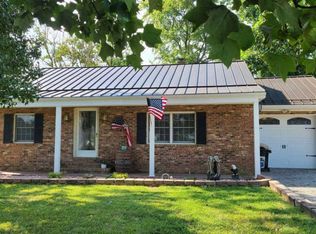 212 E Fletchall St, Poseyville, IN 47633