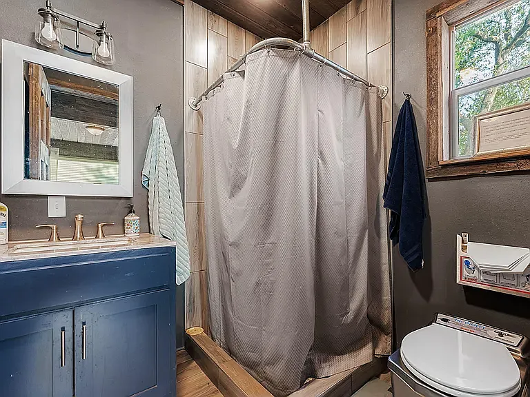 4204 Arthur Cir — Photo 5