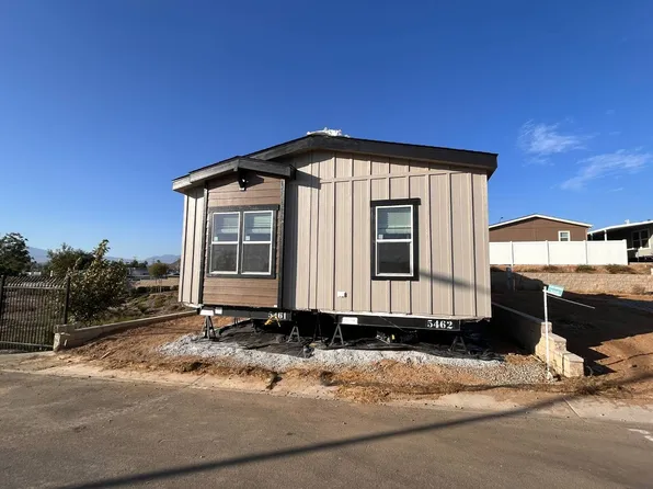 3444 W Center St #62, Riverside, CA 92501