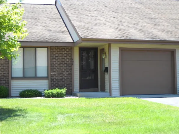 492 Cherry Ln, Holland, MI 49424