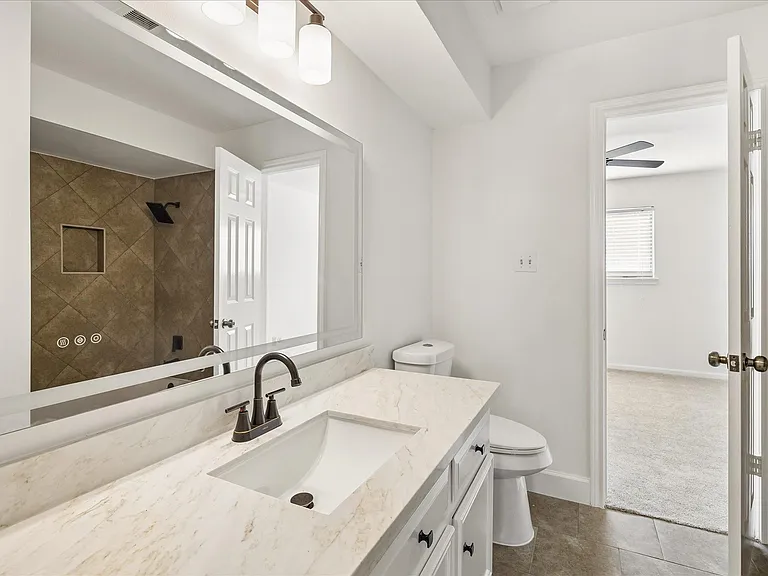 15823 Pebble Bend Dr — Photo 20