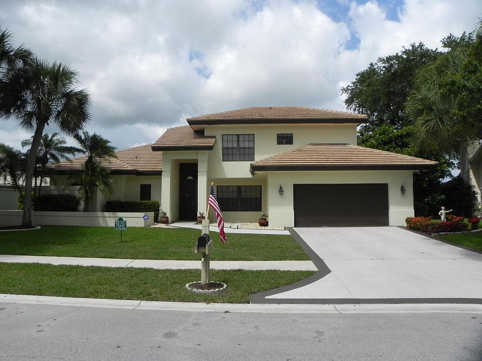 Custom Lakefront Home in The Shores