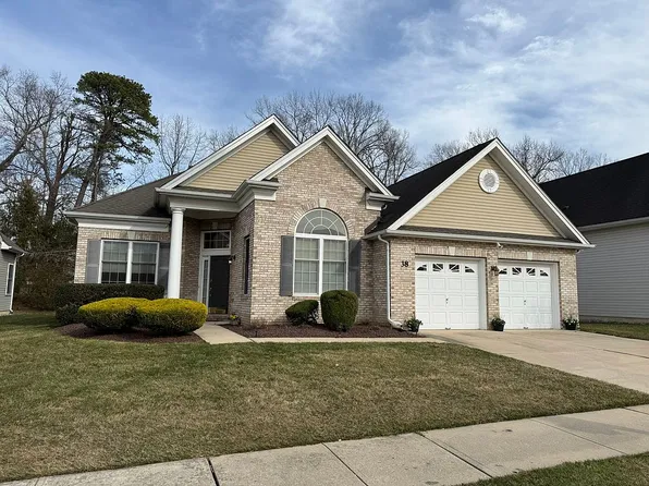 38 Dunberry Dr, Freehold, NJ 07728