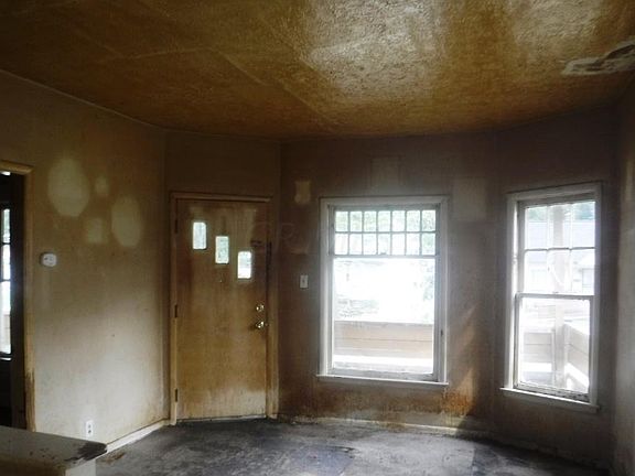 3rd image of 2695 Joyce Ave