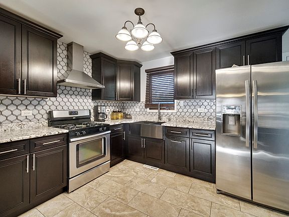 4th image of 5840 W 89th Pl