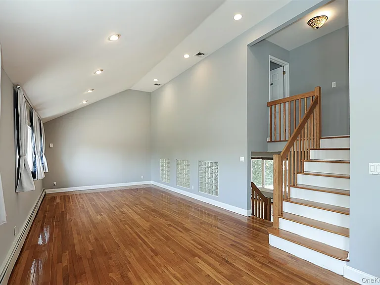 874 Seamans Neck Rd — Photo 12
