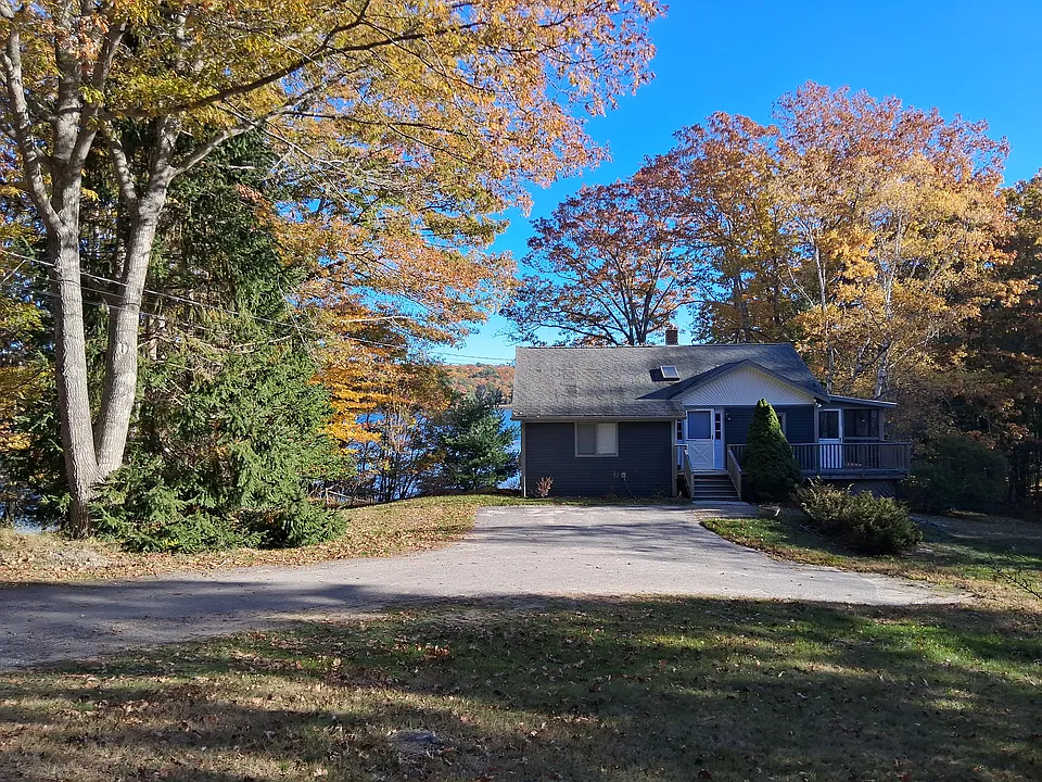 61 Birch Island Ln
