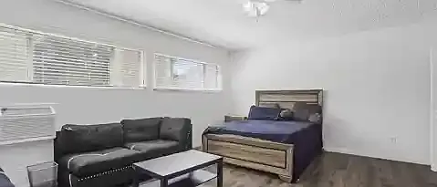1449 Butler Ave #1B — Photo 2