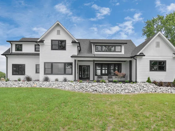 4951 Schwemly Rd, Bucyrus, OH 44820