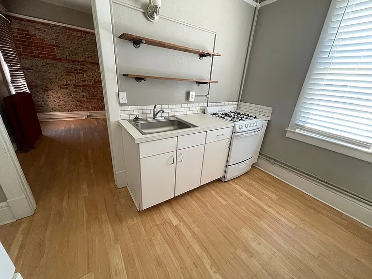 106 S Cedar St — Photo 14