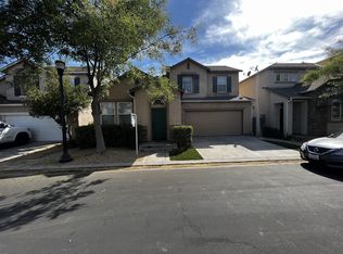 4057 W Pear Tree Ln, Fresno, CA 93722